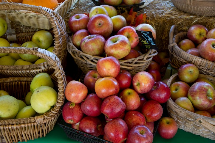 Hay miles de tipos de manzanas en todo el mundo, con nuevas variedades desarrollándose continuamente a través de la hibridación y la selección. Foto: Pexels.