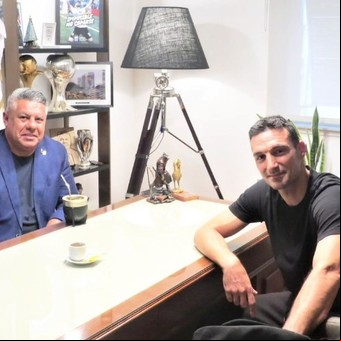 Cumbre entre Tapia y Scaloni: por qué se juntaron el presidente de la AFA y el DT de Argentina