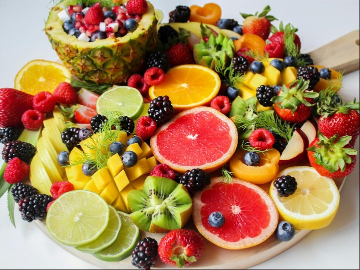 Las frutas naturalmente contienen azúcares, principalmente en forma de fructosa y glucosa. Foto: Pexels.