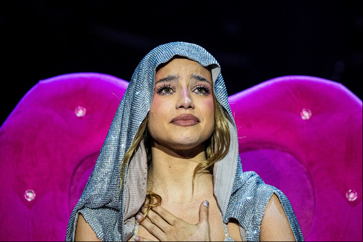 Emilia Mernes en el Movistar Arena.
