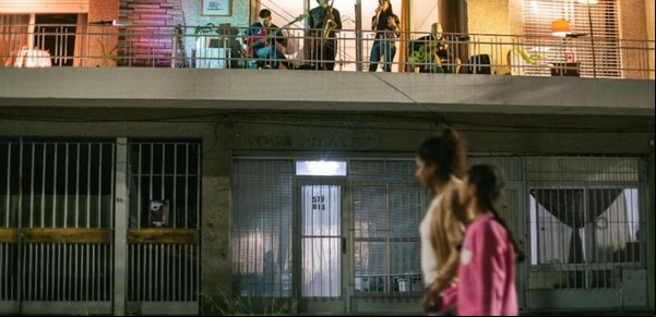 Música en el Balcón, el grupo de amigos que toca jazz para los vecinos