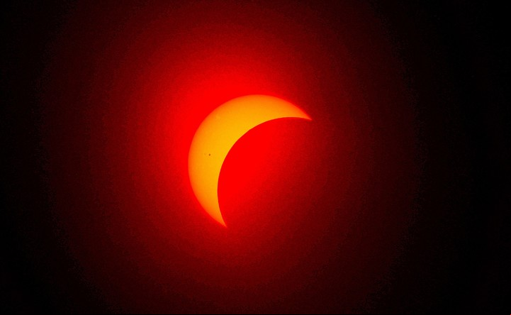 El Sol, la Luna y la Tierra participan de los eclipses. Foto: Getty Images via AFP 