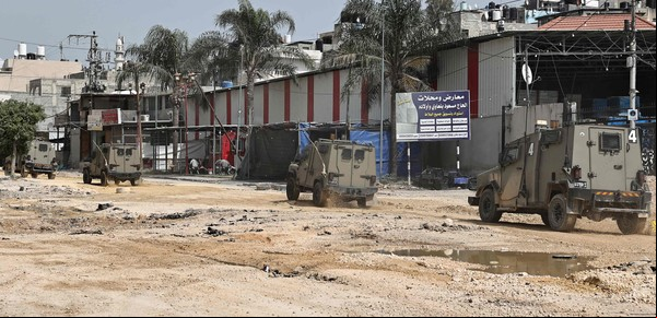Israel lanza un gran ataque en Cisjordania, mantiene la ofensiva en Gaza y desescala la tensión con Irán