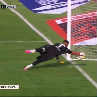 River vs Boca y la polémica de la tarde: el blooper entre Pol Fernández y Lema que terminó en un "no gol" gracias a un atajadón de Chiquito Romero