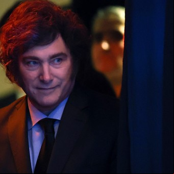 Javier Milei respaldó a Sandra Pettovello, denunció amenazas contra la ministra y apuntó contra el kirchnerismo: "No sea cosa que quieran plantar un muerto"