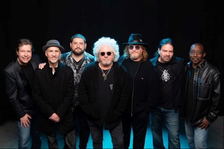 La formación actual de Toto, un clásico del rock de los Estados Unidos.