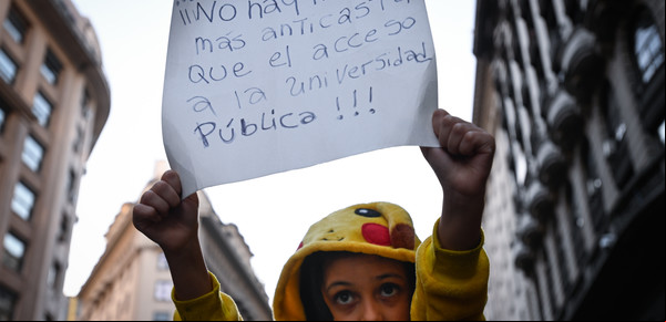La primera bala que entró de lleno y el miedo del Gobierno