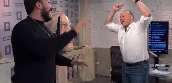 El baile desenfrenado de Sergio Berni en un programa de streaming