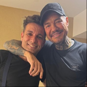 Tras los rumores de separación, Marcelo Tinelli fue a ver a Martín Bossi al teatro sin Milett Figueroa 