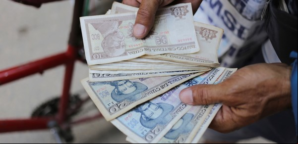 ¿Enviar dinero o comida? El dilema de los cubanos en Miami ante la crisis en la isla