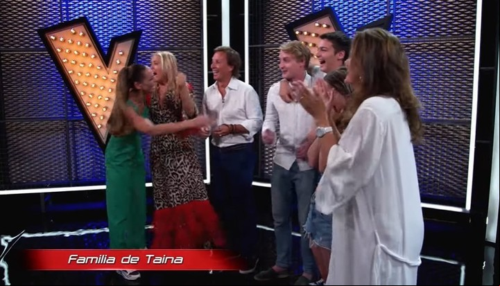Valeria Mazza, junto a toda la familia, alentó a Taina. Captura video
