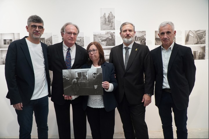 Inauguración en la AMIA de Evidencias, un recorrido por la obra de Enrique Shore como reportero gráfico y fotógrafo de la CONADEP a 40 años de la entrega del informe Nunca más. Foto: Gentileza AMIA.