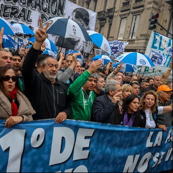 La CGT tomó distancia de la reforma laboral, se reunió con Kicillof, apuntó contra la UCR y metió presión a los senadores de UxP 