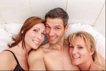 ¿Tu pareja te propuso un trío? Te puede pasar esto
