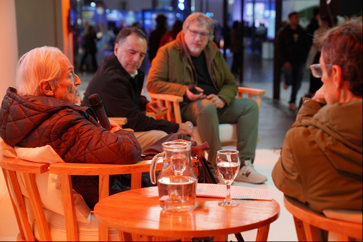 “Los cuentos inolvidables del Negro Fontanarrosa”, con Sergio Olguín, Pablo de Santis, Daniel Divinsky y Osvaldo Aguirre. Fotos. Martín Bonetto.