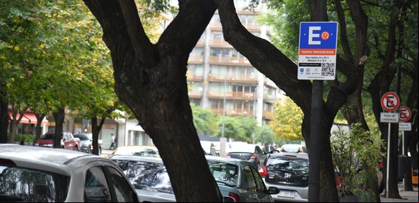 Suman fuertes aumentos en la Ciudad: a cuánto se irán el estacionamiento medido y los taxis