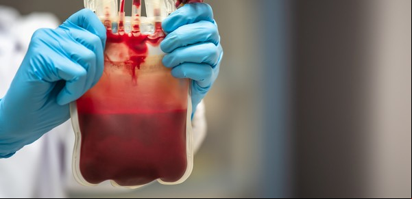 Polémica por la provisión de bolsas para transfusiones de sangre y un problema burocrático insólito