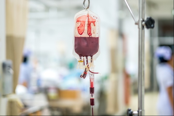 Las bolsas de sangre están en falta y hay incertidumbre por hasta cuándo alcanzarán.