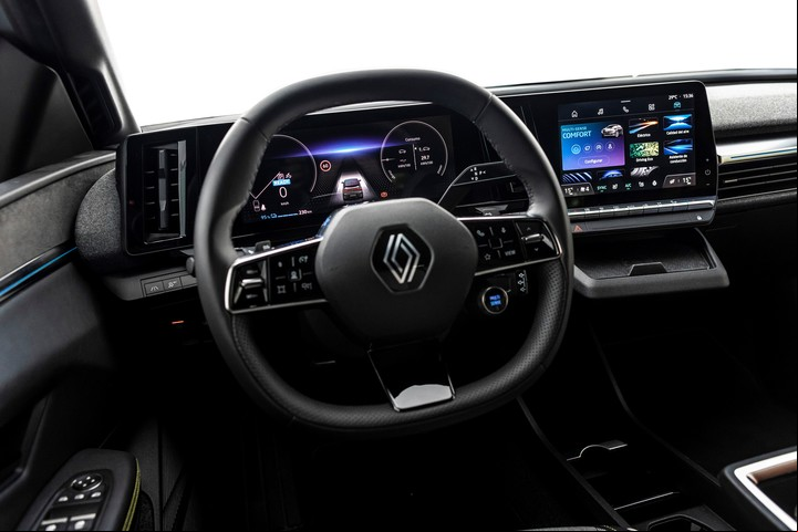 Los revestimientos y estructuras de plástico provienen de mareriales reciclables en el Renault Megane E-Tech.