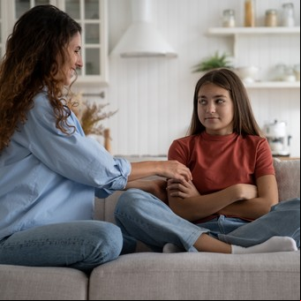 "Adolescencia" y los límites en la crianza: ¿hay que ser estrictos o permisivos?