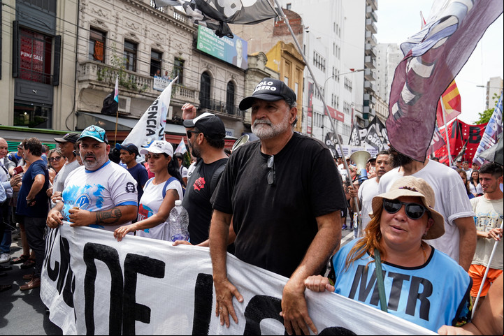 Eduardo Belliboni, principal referente del Polo Obrero durante una movilización. Foto Maxi Failla.