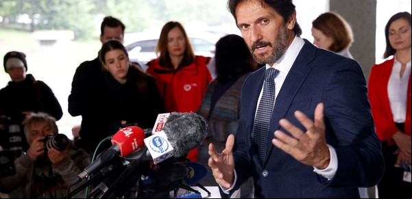 Eslovaquia: afirman que el primer ministro Robert Fico tuvo que ser operado otra vez y su estado "es grave"