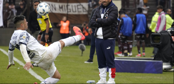 Independiente no le regaló ni una sonrisa a Tevez en su despedida: “Para mí es un día triste porque dejo a los muchachos y me duele"