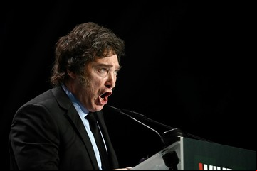 "Se hacen los distraídos", Javier Milei atacó a periodistas argentinos para criticar nuevamente a Pedro Sánchez y el socialismo