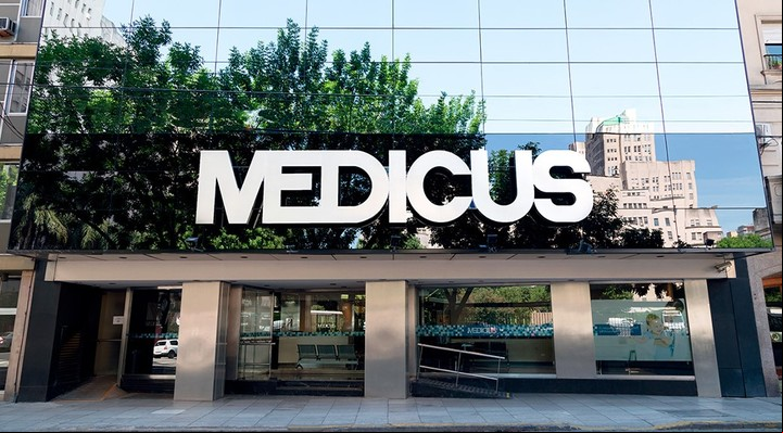 Medicus asegura que el aumento cuestionado estaba autorizado verbalmente y que ese visto bueno luego no se habría materializado.