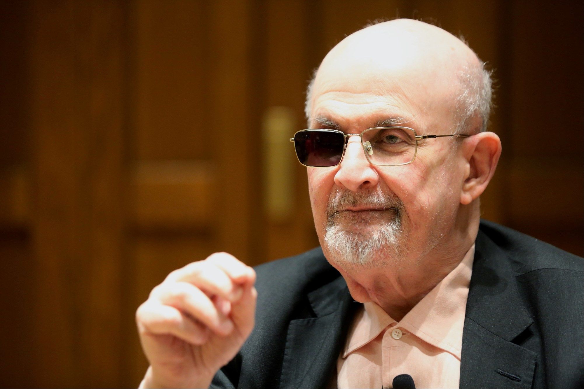 De ‘Los versos satánicos’ a la condena de su atacante: la lucha de Rushdie