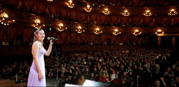 La increíble historia de Olivia Firpo, la oyente de Olga de 16 años que terminó cantando un tema de Spinetta en el Colón