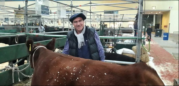 Dejó su empresa química, se inició como criador ganadero y participó por primera vez de una muestra