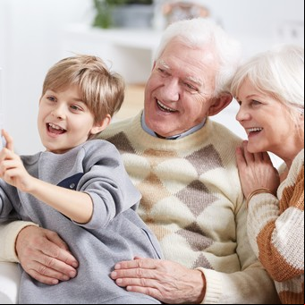 ¿Cuál es el origen de la palabra “abuelo”? Un viaje al pasado de la lengua