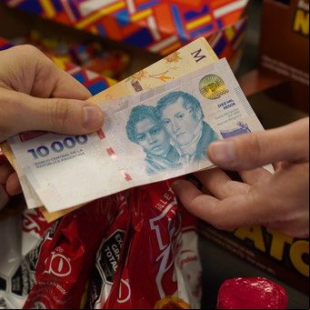 Billetes falsos de $10.000: cómo es la fórmula de 5 pasos para detectarlos al instante