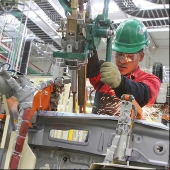 La industria y la construcción rebotaron en julio, pero sigue fuerte la caída con respecto al año pasado
