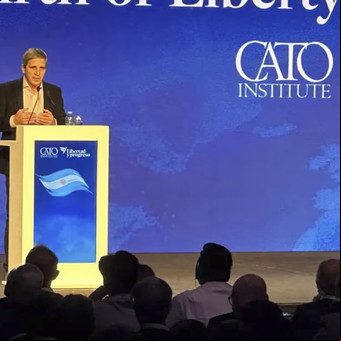 Caputo desmintió una devaluación en caso de bajar el impuesto PAIS y prometió nueva "plata" del FMI 