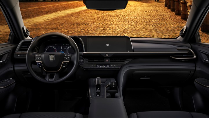 Un interior sobrio pero muy tecnológico en el Toyota Crown.