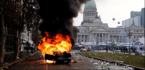 El fiscal pidió prisión preventiva a los detenidos por la violencia en el Congreso y los acusa de todo tipo de delitos