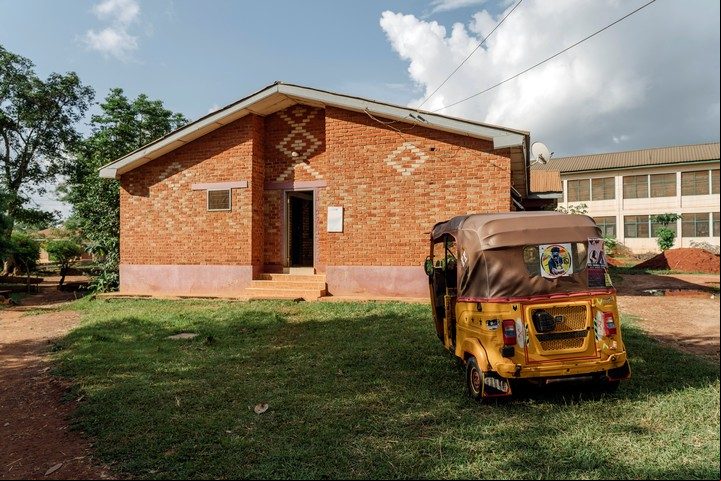 El Centro de Salud de Kwapong, en Asunafo Sur. Foto Natalija Gormalova/The New York Times.