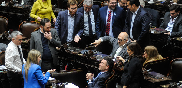 Tensión en Diputados: los dialoguistas presionan con la versión de Ley Bases que aprobó el Senado y Ganancias y Bienes Personales pronostican un final ajustado