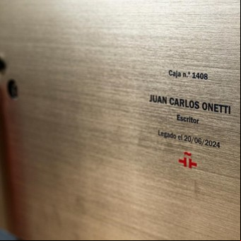 Cartas, artículos y libros, legado 'in memoriam' de Onetti en la Caja de las Letras