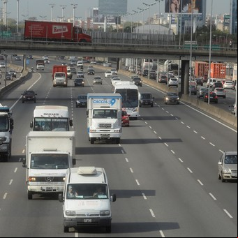 Alta velocidad y riesgo en la Panamericana: la zonas más peligrosas y las horas críticas en la segunda autovía con más choques 