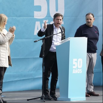 En el acto por los 50 años de la muerte de Perón, Axel Kicillof ensayó una tregua con Máximo Kirchner y volvió a embestir contra Javier Milei