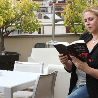 La bestseller Megan Maxwell reivindica a las mujeres "con carácter"