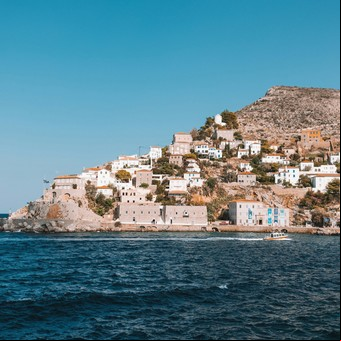 Cuál es el pueblo español con hermosas playas que es conocido como la "joya escondida" de Europa