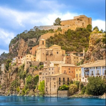 En dónde queda el castillo del siglo XII que parece salido de la Toscana