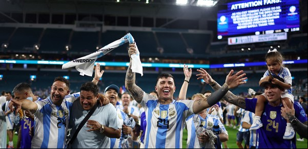 La Federación sa denunciará a los jugadores de la Selección Argentina por un canto xenófobo que se escuchó en los festejos tras ganar la Copa América