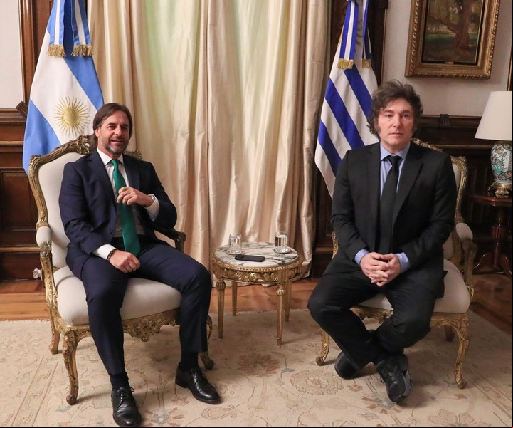 El uruguayo Luis Lacalle Pou con Javier Milei en la Rosada.