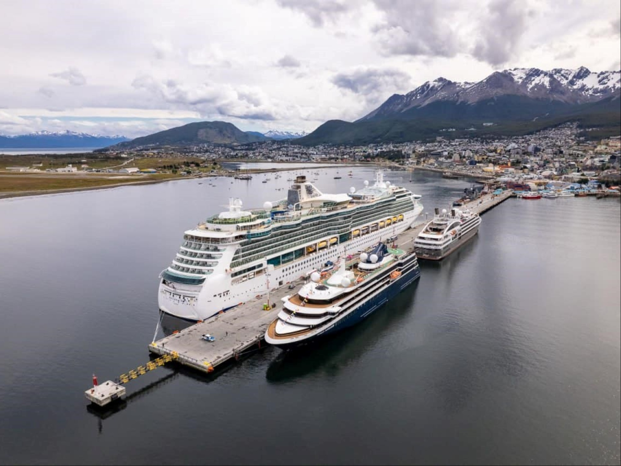 En verano se puede llegar a Ushuaia en crucero, tanto yendo desde Argentina como desde Chile./ Imagen: AFARTE. Nueva Ushuaia.