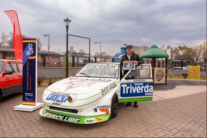 El "Regatta vencedor" de Cocho López (foto) se lució en el Museo del Fitito.